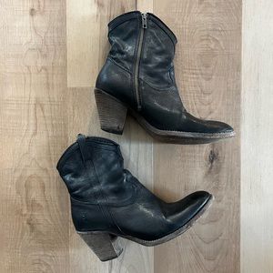 FRYE Women's Taylor Short Boot Black